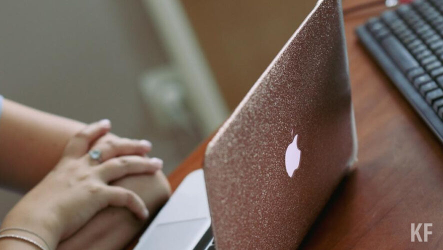 Также женщина незаконно приобрела ноутбуки за счет средств гранта.