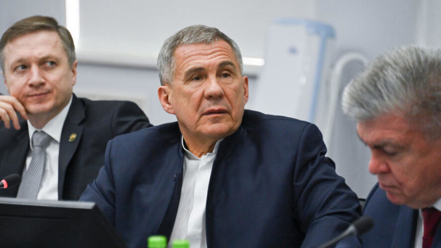 Президент Татарстана находится с рабочей поездкой в Челнах.