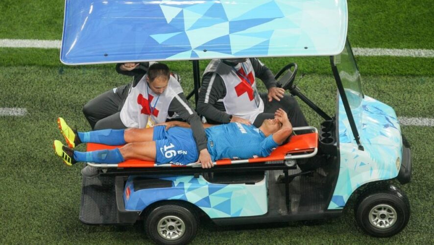 Экс-полузащитник казанцев получил серьезную травму и не сможет играть около полугода.