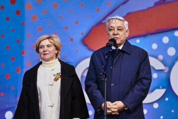 Председатель Госсовета Татарстана поздравил жителей республики с праздником весны и труда и призвал быть едиными в тяжелые времена.
