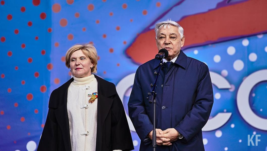 Председатель Госсовета Татарстана поздравил жителей республики с праздником весны и труда и призвал быть едиными в тяжелые времена.