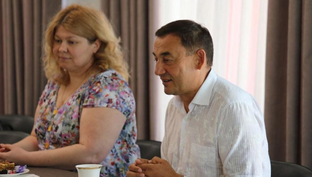 Он уходит работать в Госудуму над законотворчеством в сфере ЖКХ.