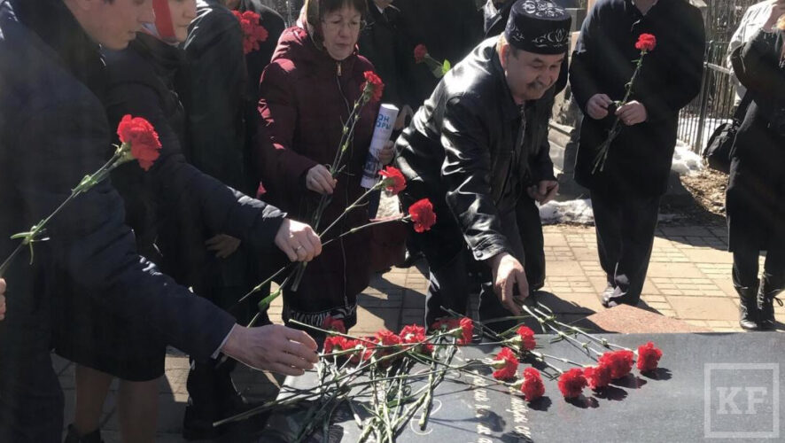 Череда акций памяти татарского поэта началась в Татарстане.