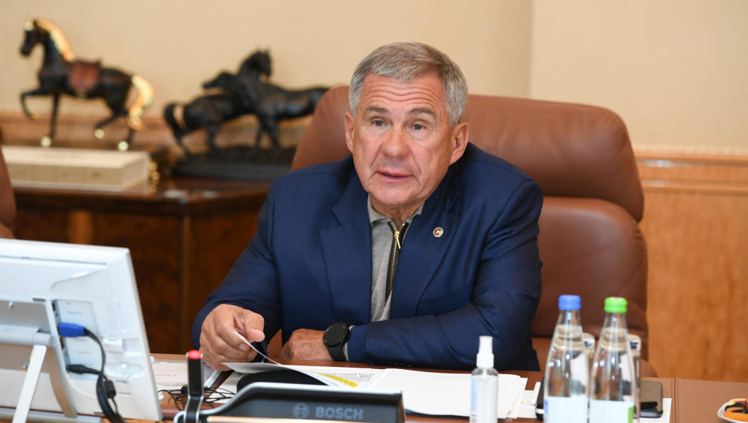 Минниханов и Шишкарев обсудили вопросы взаимодействия и шаги по развитию транспортно-логистических цепочек межрегионального уровня.