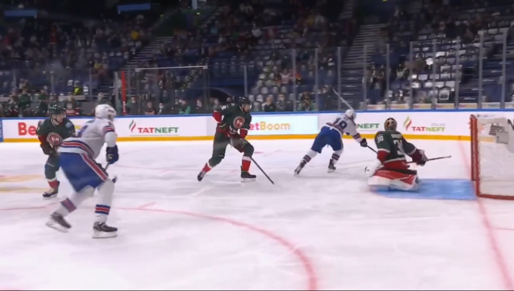 Казанцы стартовали с поражения 2:3.