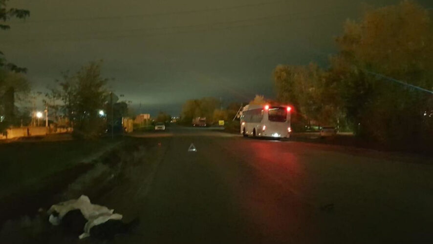 Мужчина переходил дорогу там