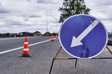 Водителей просят выполнять требования дорожных знаков.