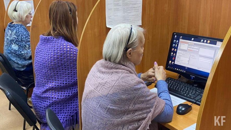 Ежедневно в контактом-центре работает 71 специалист.