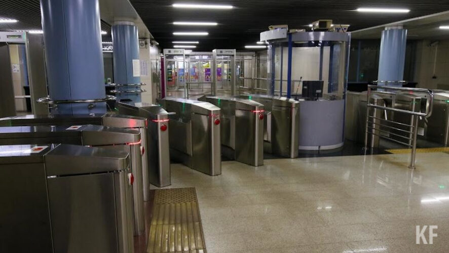 Это делают для увеличения пропускной способности в час пик.