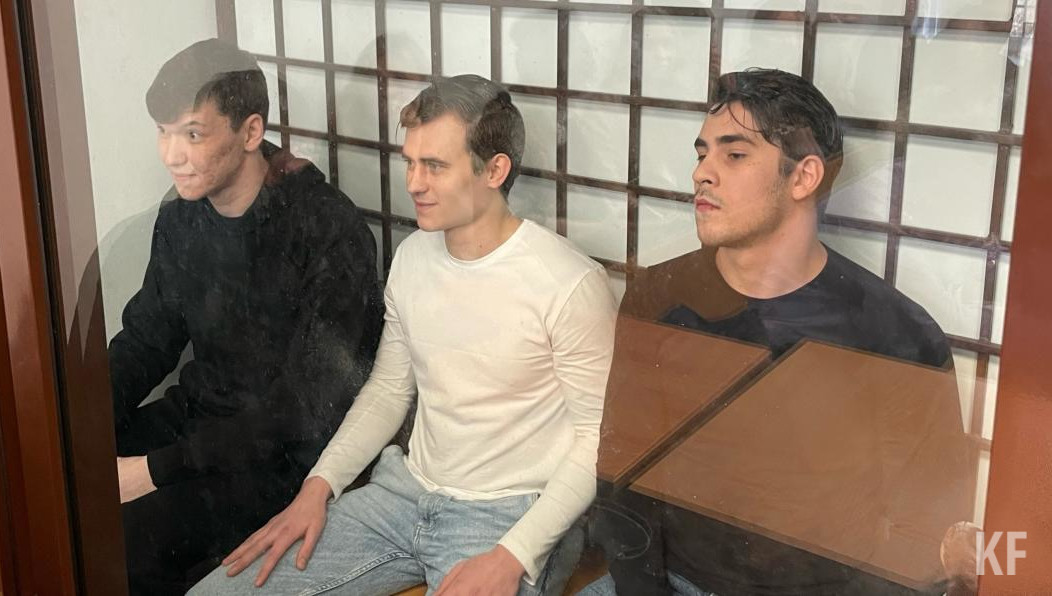 Молодые люди признали вину частично.