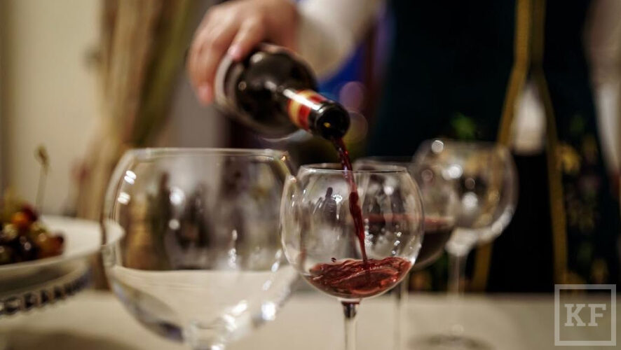 При выборе недорогого вина они призывают ориентироваться на названия производителей с историей.