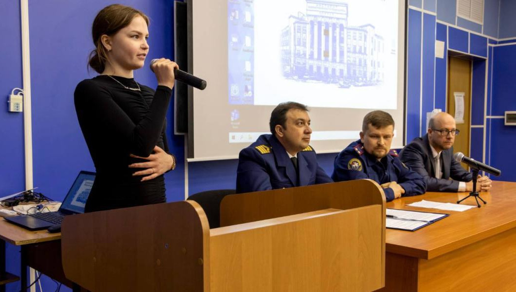 Девушка получила ожоги более 70 процентов тела в результате электротравмы.