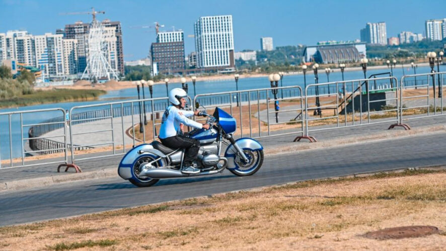 Жители и гости города увидят показательные выступления на велосипедах и электросамокатах.