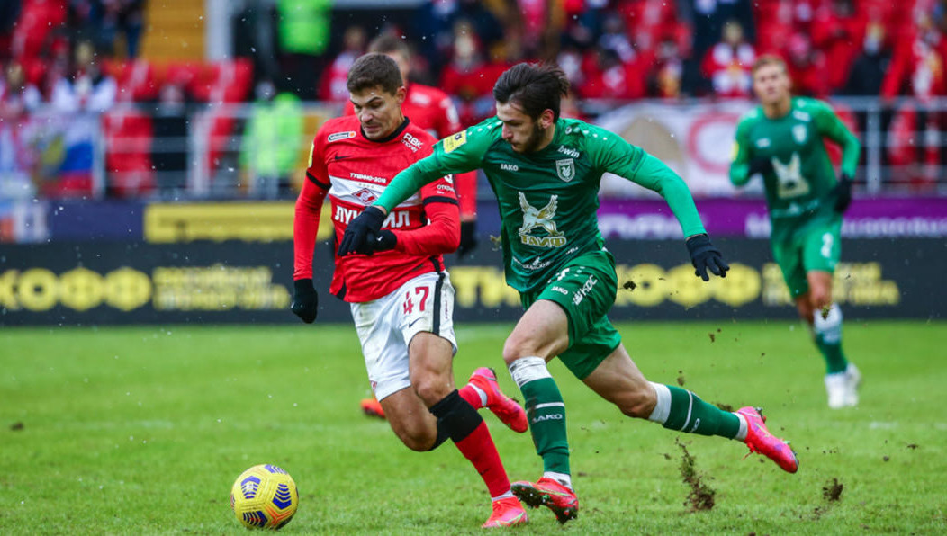 Европейские издания продолжают называть претендентов на полузащитника «Рубина».