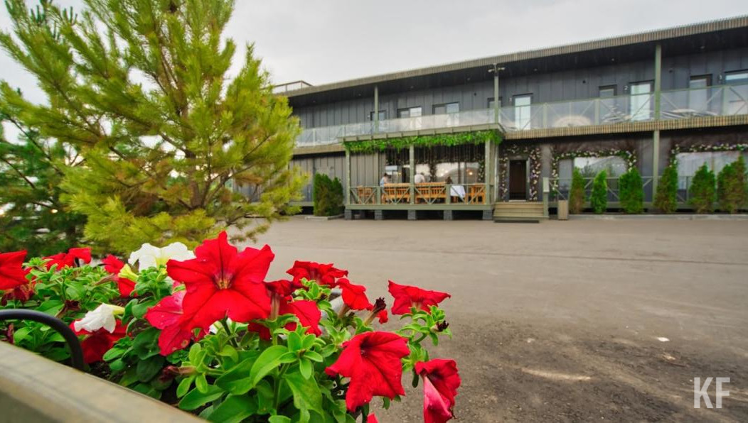 Мужчины чаще связывают этот день с праздником и растратами