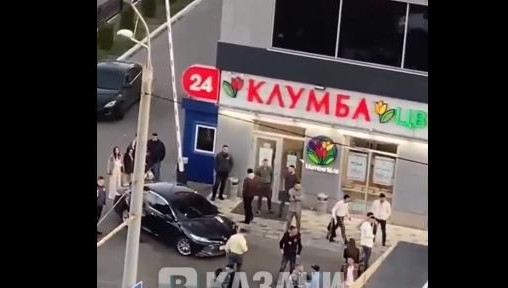 Полиция задержала несколько человек.