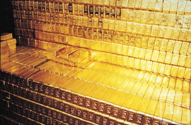 7 раза выросли запасы золота в хранилищах российских банков за январь-сентябрь 2016 года. Об этом говорится в данных ЦБ РФ. На 1