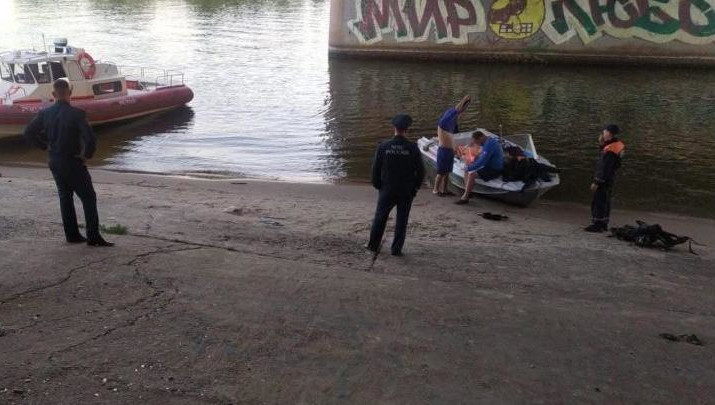Тело мужчины нашли в тридцати метрах от берега.