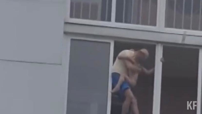 Переговоры с ним велись более двух часов.