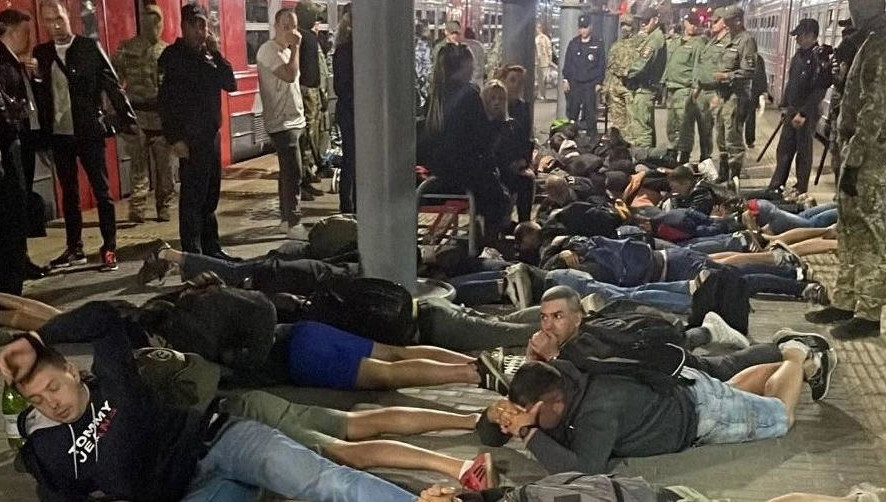 Сотрудники правоохранительных органов за различные правонарушения составили 156 административных протоколов.