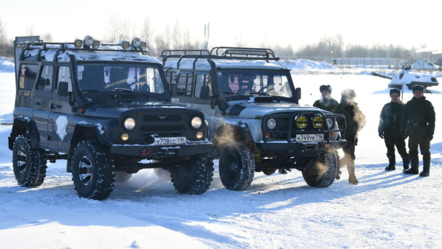Российские внедорожники попросили у градоначальника сами военнослужащие.