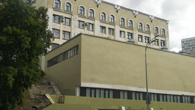 Вуз не устранил нарушения правил благоустройства