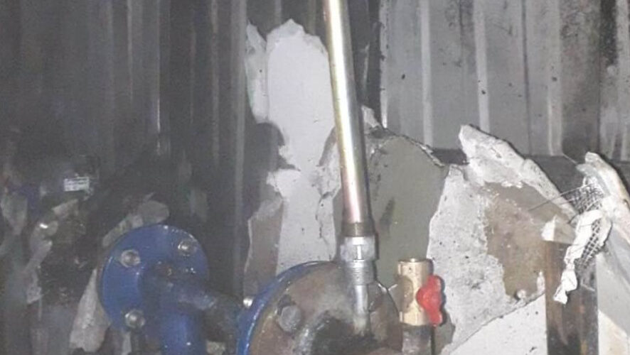 Рабочие вышли из помещения до приезда огнеборцев.