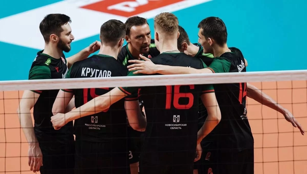 Новосибирцы добились победы со счётом 3:1 по сетам.