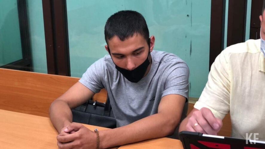 Парень попросил прощения у родственников.