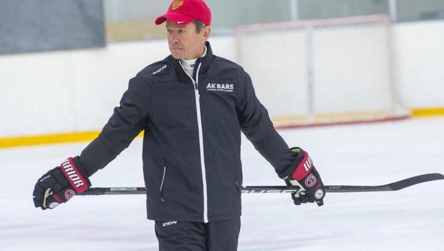 Известный тренер будет заниматься подготовкой юных хоккеистов в Казани и Альметьевске.