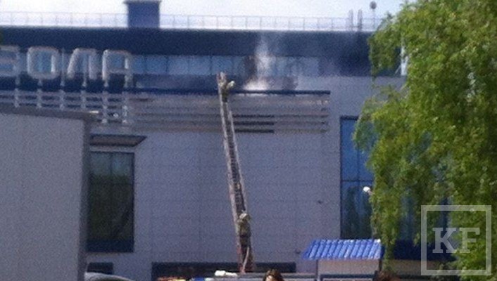 Спортивный объект Универсиады загорелся сегодня утром в Казани.