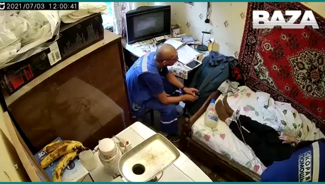 Мужчина засекла камера видеонаблюдения