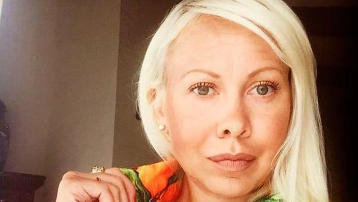 Олимпийская чемпионка по фигурному катанию обратилась к тренеру.