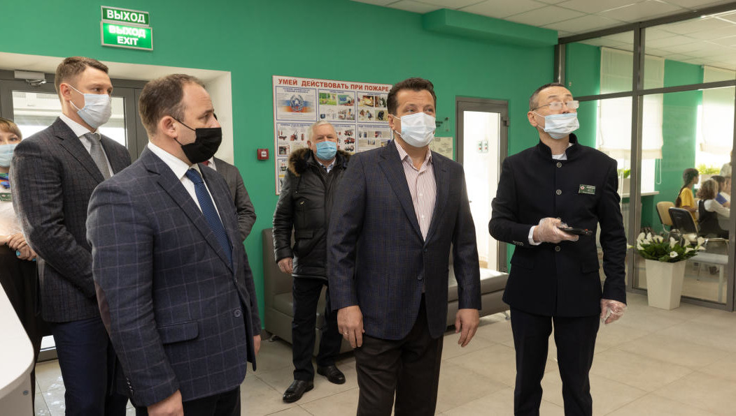 Сегодня градоначальник посетил обновленное учреждение культурного центра «Залесный».