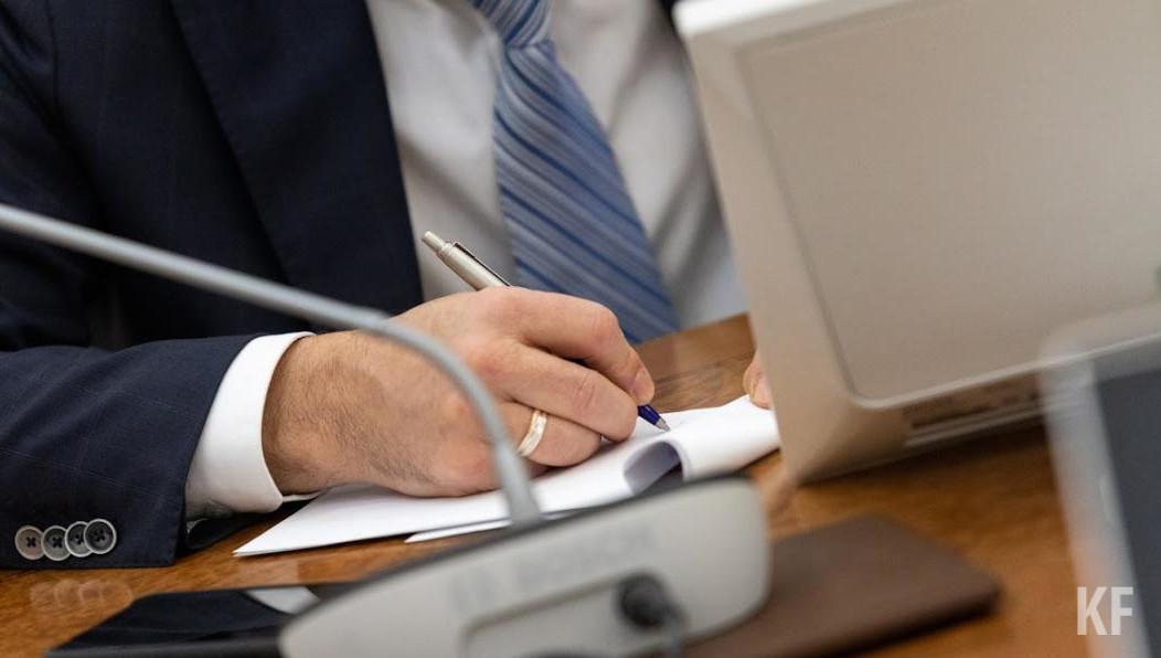 Изучили последние тендеры от крупнейших учебных заведений республики и рассказываем о самых запомнившихся из них.