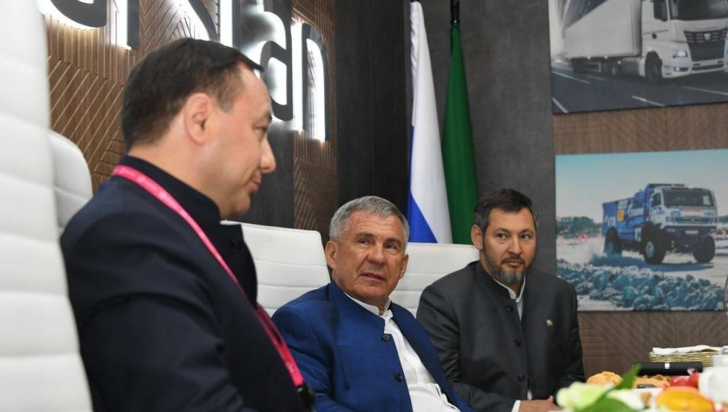 Стороны подняли вопросы области нефтехимии и медицины.