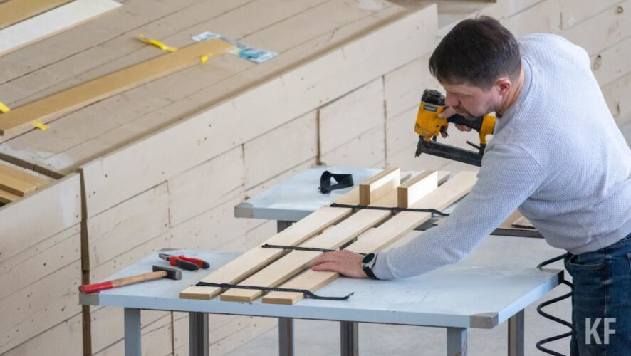 Товар необходимо поставить на пивоваренный завод &laquo;Белый Кремль&raquo;.