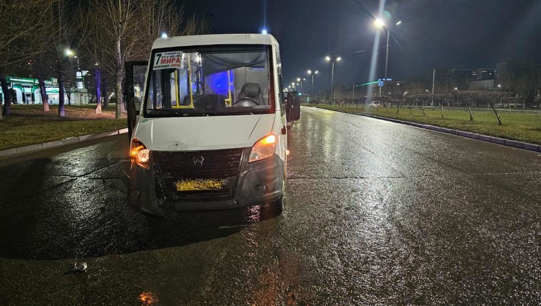 Парня доставили в больницу скорой медпомощи.