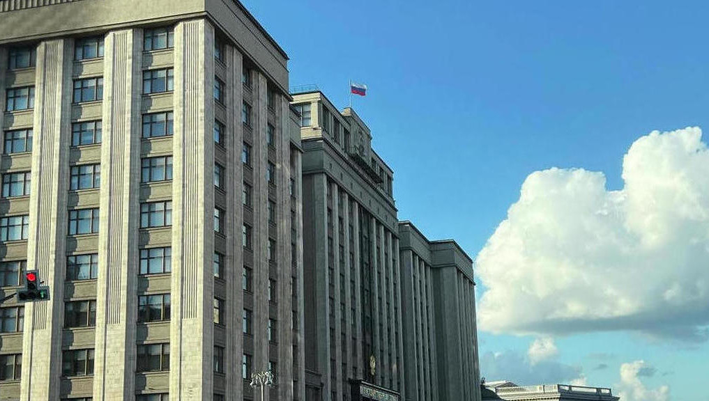 Это касается депутатов Госдумы и сенаторов