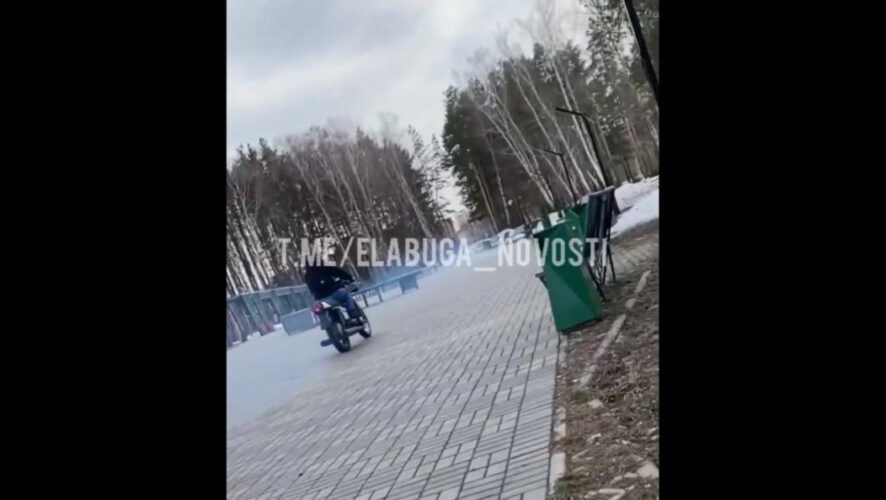 Нарушителей запечатлели на видео.