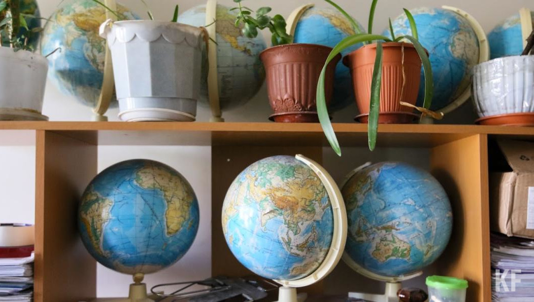 Минпросвещения с регионами отрабатывает меры по защите здоровья в образовательной среде.