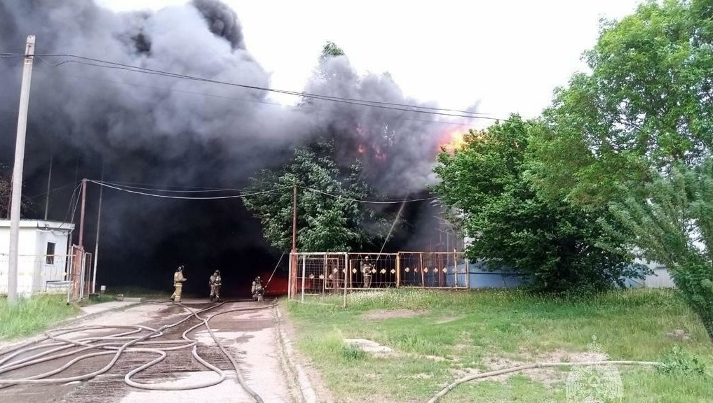 Все работники склада успели эвакуироваться.