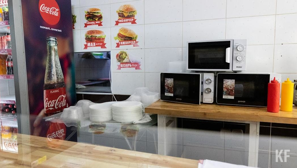 В СВЧ-печи нет радиации.