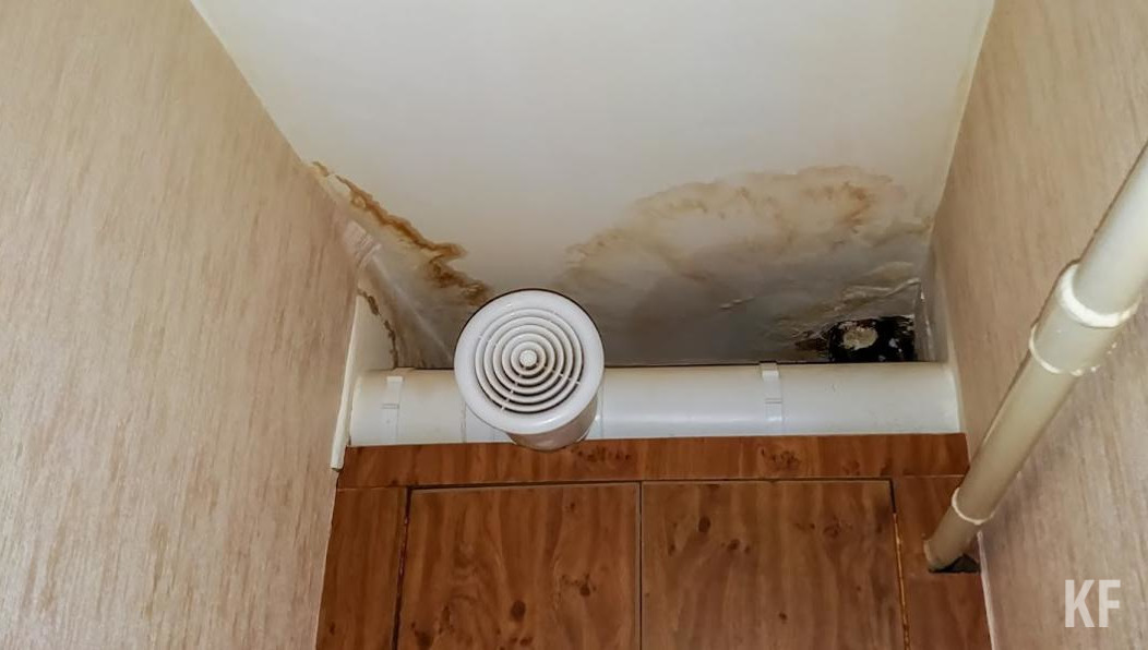 Иногда люди не пускают рабочих в квартиры.