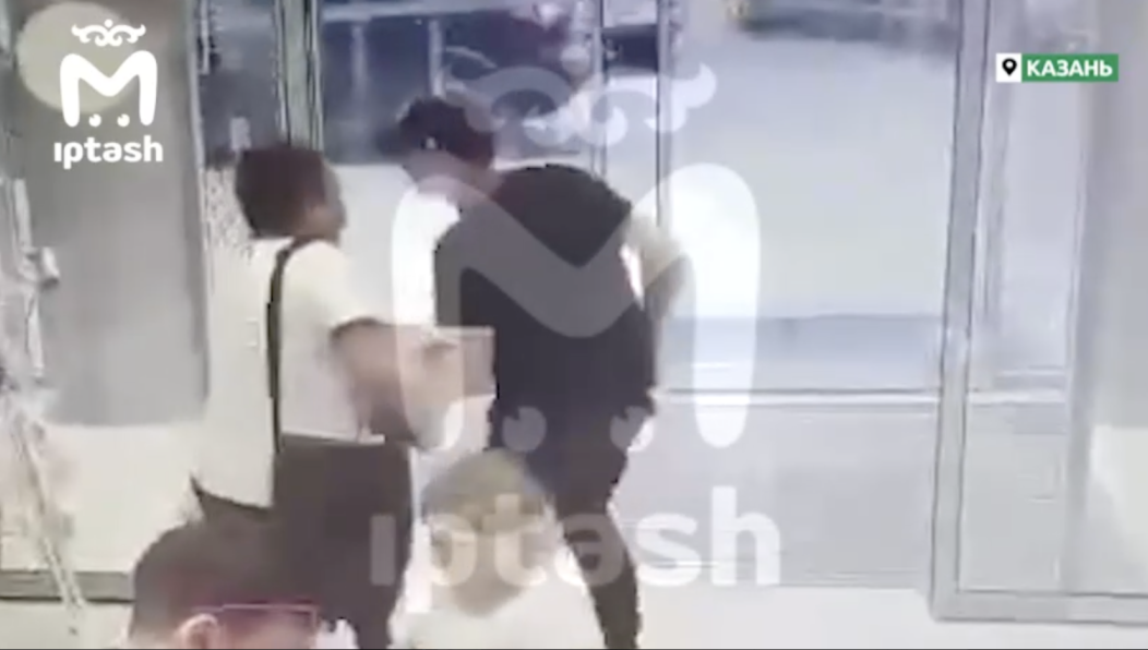 Пострадавшего мужчину госпитализировали.