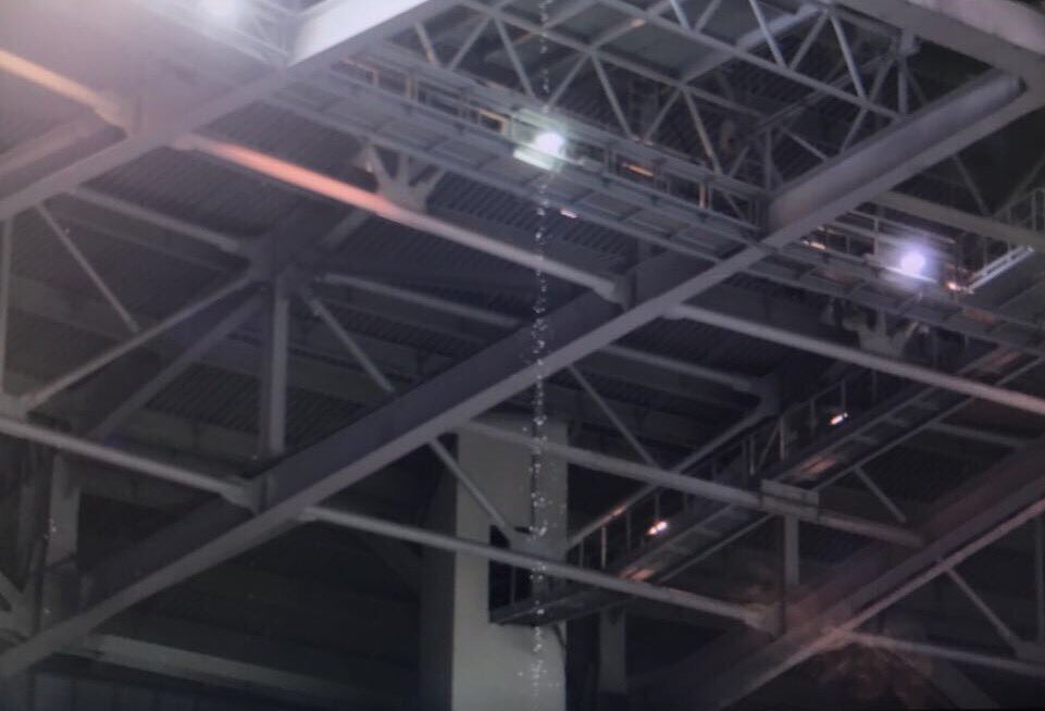 Во время матча «Зенита» и «Рубина» на стадионе протекла крыша