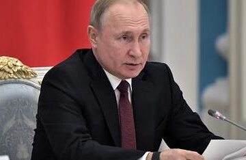 Президент России передал слова поддержки родным и близким погибших.