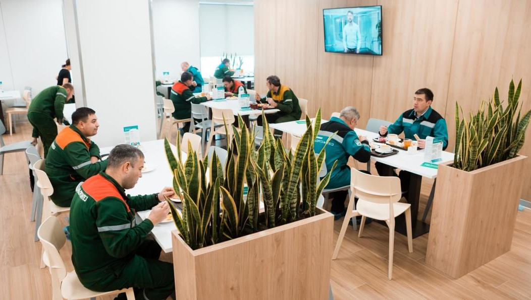 Инвестиции СИБУРа в улучшение системы питания и реконструкцию всех столовых превысили 1 млрд рублей.