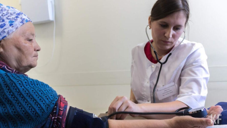 Россиянам рекомендуют мерить давление и следить за холестерином в крови.