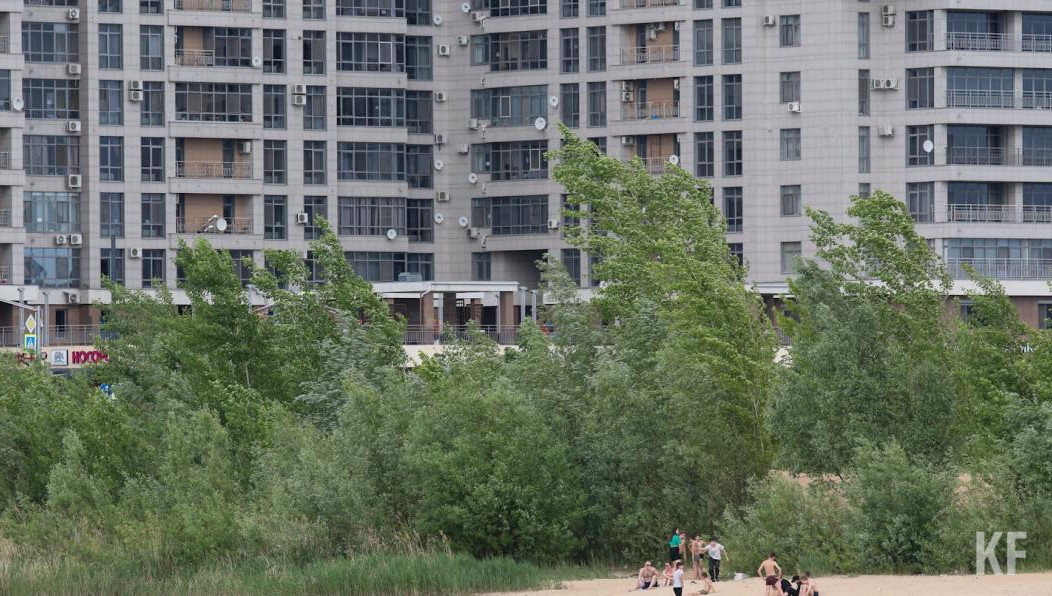 Теперь на территории пляжей должны быть аншлаги с информацией о запрете купания.